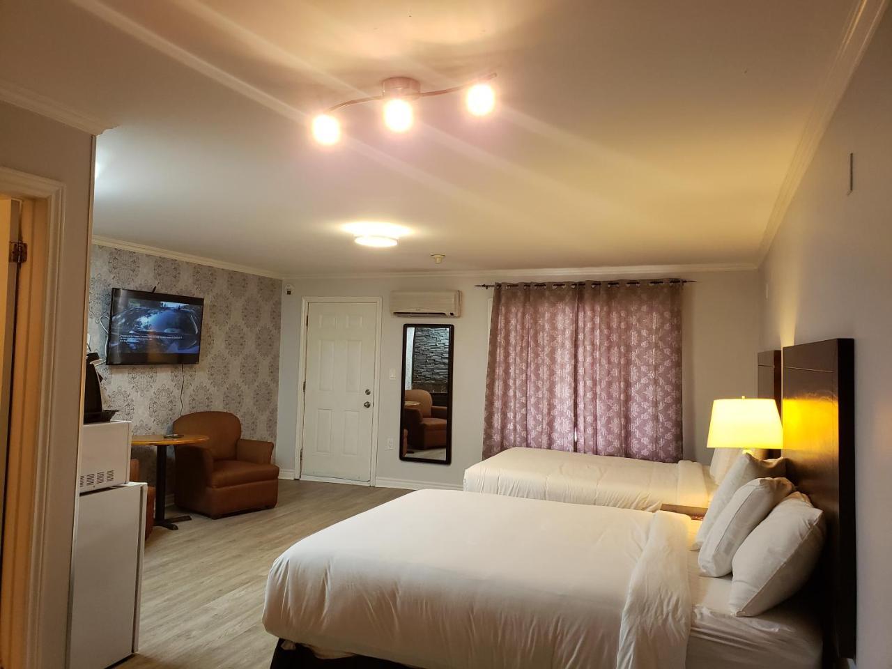 Regency Inn & Suites Cornwall Ngoại thất bức ảnh