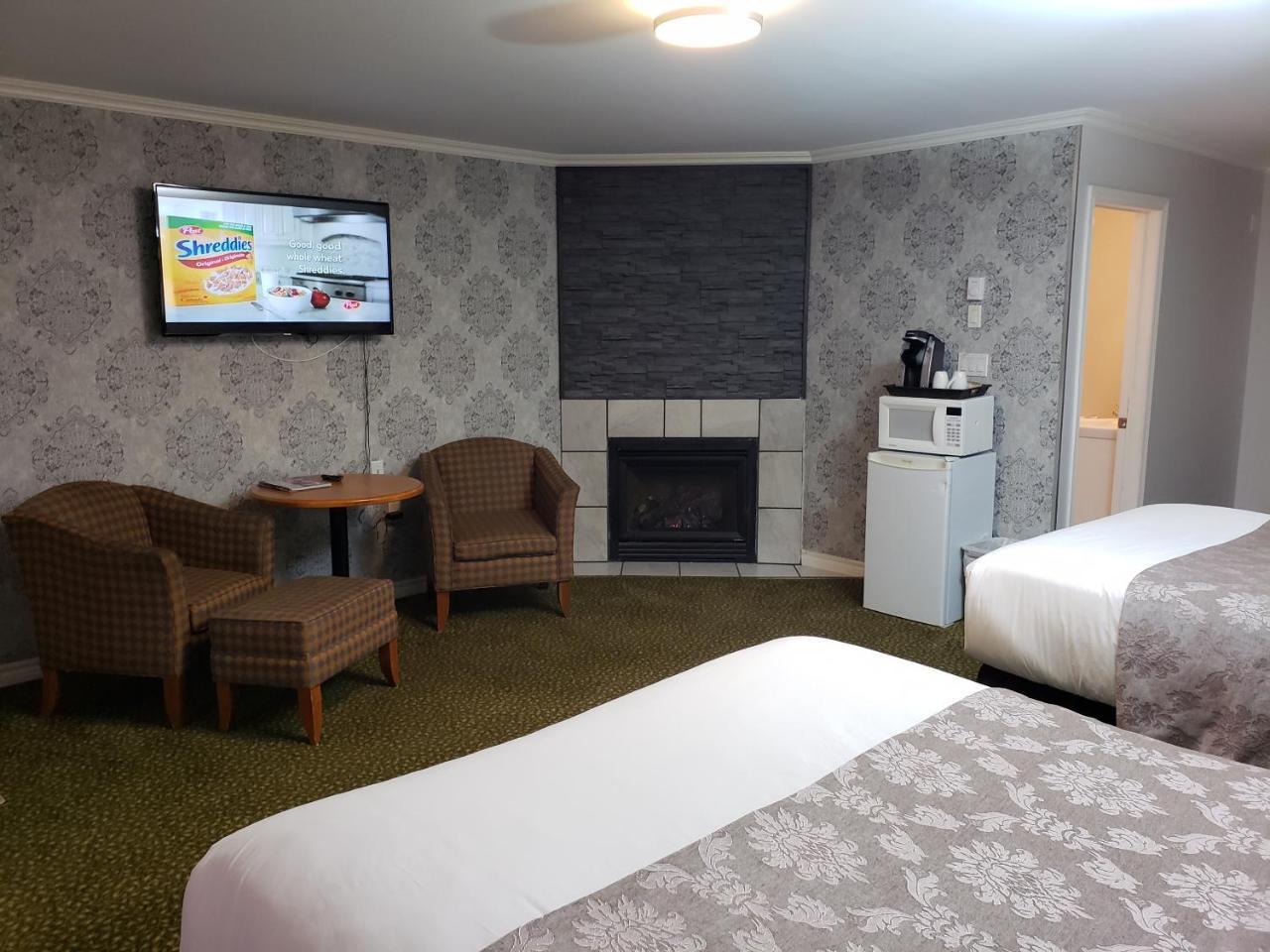 Regency Inn & Suites Cornwall Ngoại thất bức ảnh